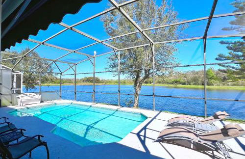 Lovely Lakeside 4-Bed Pool Home at Villa Sol-3125 - Foto 28