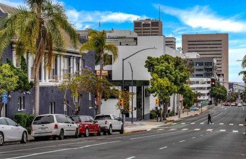 The Neon Elm Hotel - Foto 55