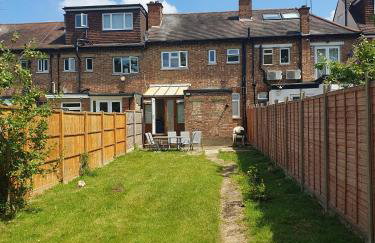 Modern 2 Bedroom APT 3 min walk to Tube station - Foto 2