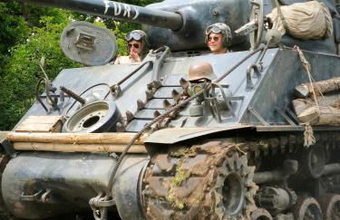 GITE A THEME D-DAY - situé à 15mn d'Omaha Beach - Animaux OK - Terrain clos - Aucuns voisins - WIFI - Foto 5