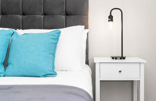 Three Bedroom House - Garden Space - Parking Included - Netflix Access - Parking - 74B - Foto 24