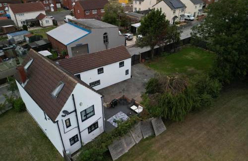 5 Bedrooms, Pool Table, Sleeps 10, Contractor Stays, Family Gatherings - Secure Free Parking - Foto 29