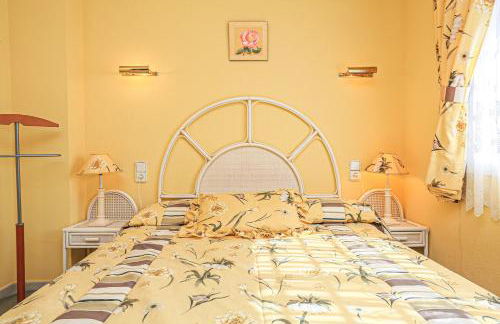 LTIORAL COSTA DORADA - CASA MERCURI Only families - Photo 23