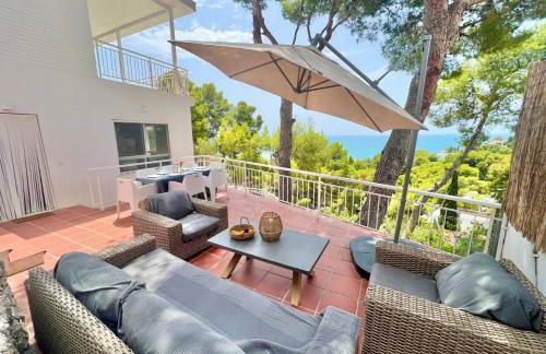 Preciosa Villa rodeada de pinos con vistas al mar - ServHouse - Photo 24