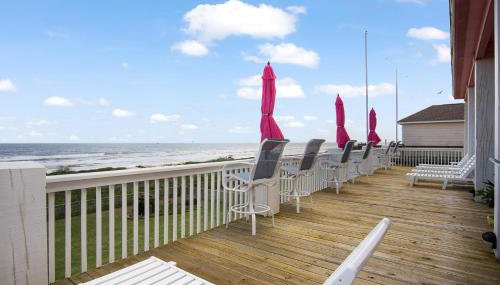 Beach Front Cottage with Beautiful Ocean Views! - Foto 3