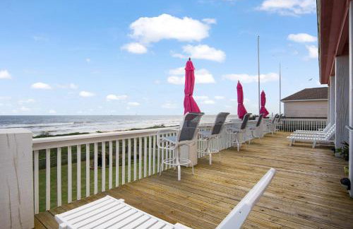 Beach Front Cottage with Beautiful Ocean Views! - Foto 3