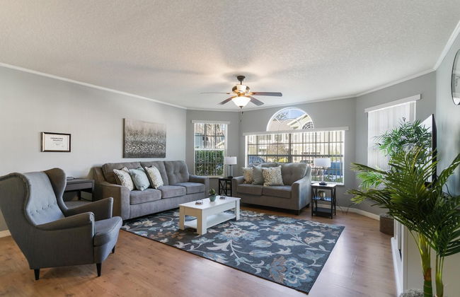 Villas at Island Club Community, Pools, Jacuzzi and More! - Photo 1