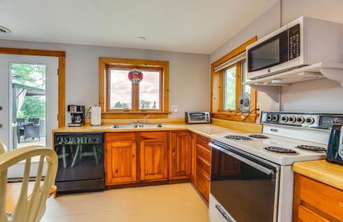 Keuka Lake Cabin with Boat Dock Access and Fire Pit! - Foto 7