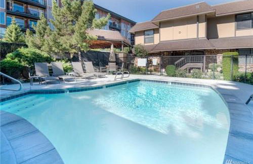 Next to Lake, Pool, 10 Acre Park, 1 Mile to Town, Best Prices - Foto 2