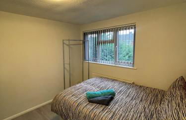 Spacious 3 Bedroom Home in Bletchley - Foto 14