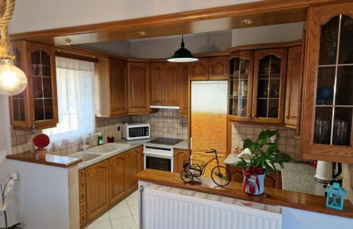 K for Karavomilos - Photo 7