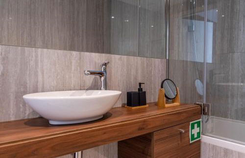 New Luxury Apartment, Sea View with Pool & Gym - Foto 16