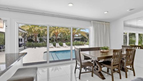 Waterfront Oasis with Private Pool - Foto 3