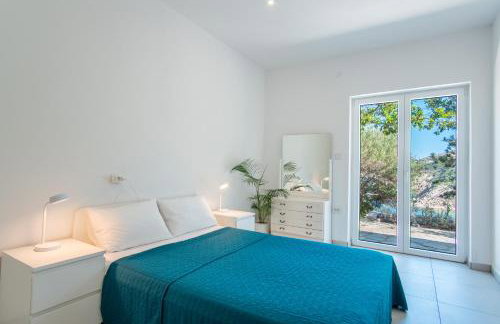 Villa Sortis and boat - Photo 12