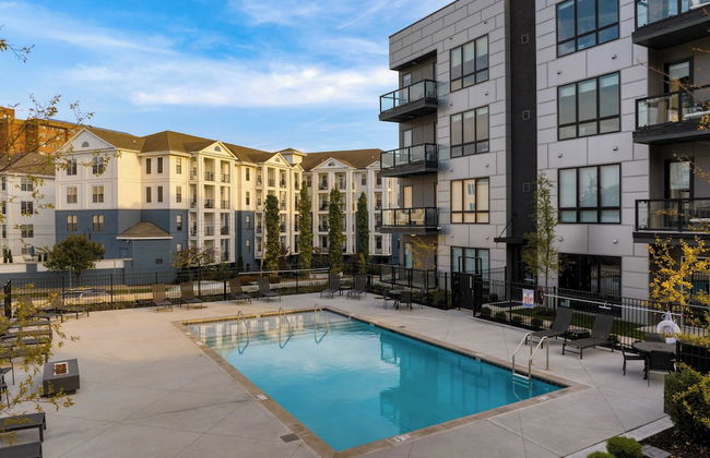 Walkable Midtown Location Modern Amenities, Pool & Gym Anthem by Avantstay - Foto 45