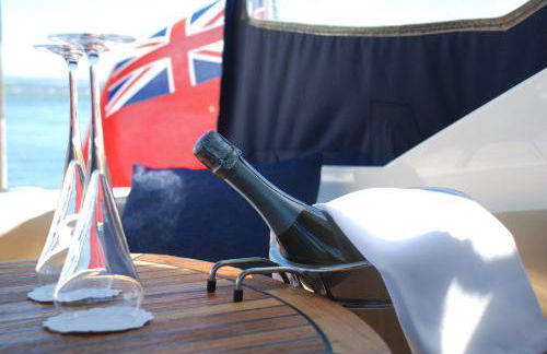 Y-Knot-Two Bedroom Luxury Motor Boat In Lymington - Foto 15