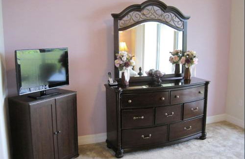 Beautiful New Luxury Townhome with Private Beach and Swimming Pools - Foto 20