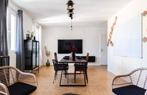 Hybrid Work-Play Retreat - 2BR, 1B central Kreuzberg - Foto 10
