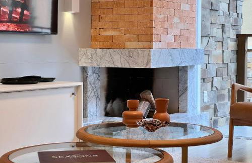 Casa de Pedra 2 Suítes e Piscina by Achei Gramado - Photo 10