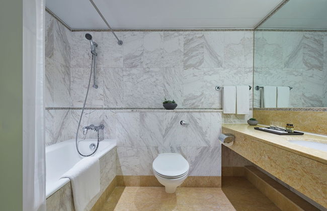 Two MacDonnell Road - Photo 12