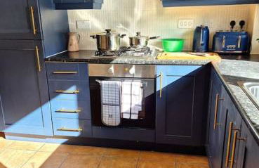 Modern Home2Home - Easy Centre Access & Free Parking - Foto 14