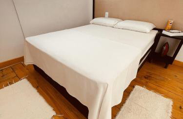 Apartamento 01 · 1Km Bus Station/2.5Km Airport/Air Cooler - Foto 2