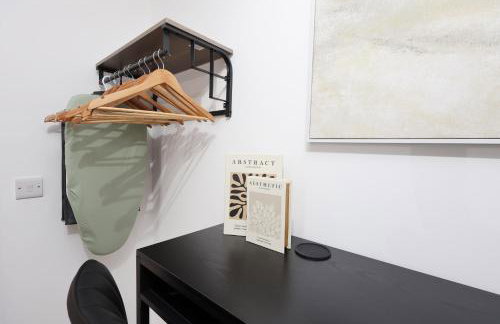 New Lodge Studios with Full Kitchen and Parking - Foto 22