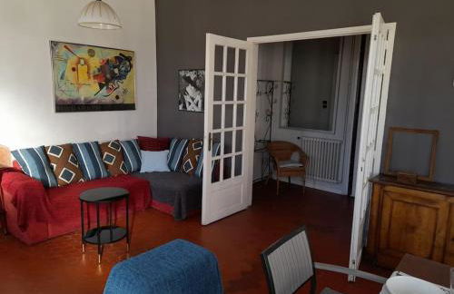 Les 7 balcons, Comédie-Corum-Gare, Parking, Spacieux Lumineux Haussmannien - Foto 9