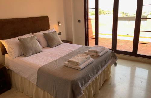 El Soto de Marbella FREE Golf-Tennis-Padel-Gym 2 Bedroom Penthouse - Foto 32