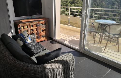 Studio moderne magnifique vue sur mer dans cadre calme et verdoyant - Foto 9