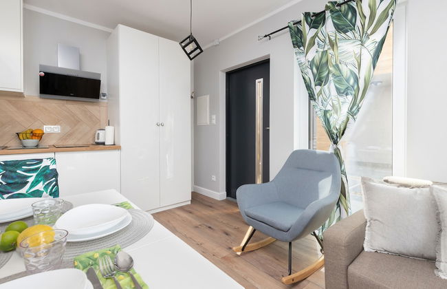 Coast Apartment With Terrace by Renters - Photo 27