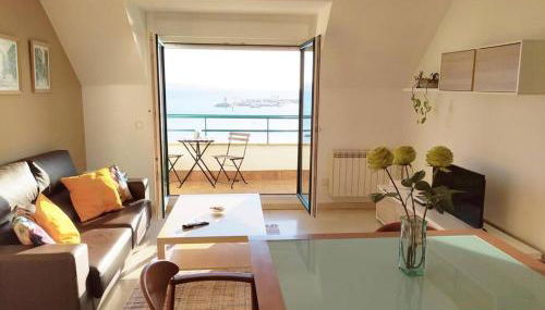 Precioso ático con vistas a pie de playa - Foto 2