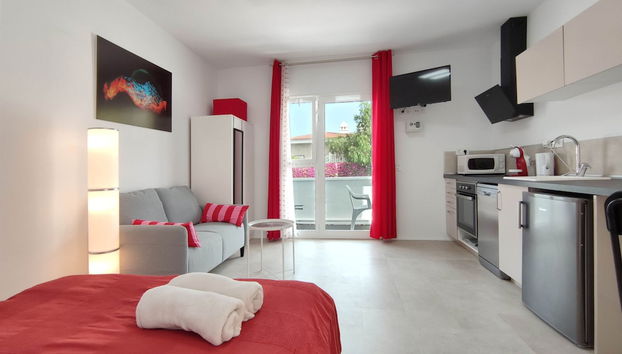 Fantastico 1 - Balcony, Free Parking, air Conditioning, Free Netflix, BBQ - Foto 2, Imagen principal