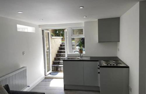 Modern self contain studio Own Private Access - Foto 10