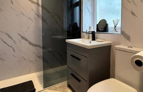 Beautiful 2-bed Cottage in Heysham Village - Foto 47