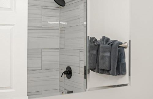 Gray Oasis 1 Bed Apartment in Fremont - Photo 21