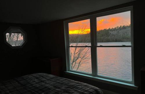 Lake Front-Maine Themed-Soaking Tub-Fire Pit-Kayak - Foto 37