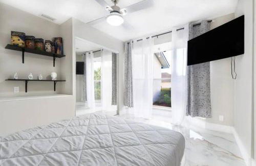 Modern Lakefront Home - Foto 20