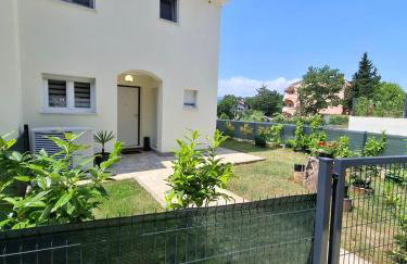 Apartment Tanya with jacuzzi - Photo 1