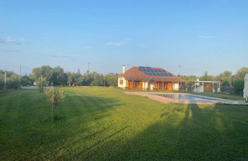 Johnny Jo Villa - Photo 24