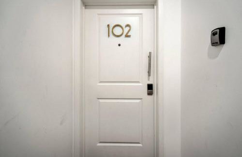 Sleek Studio With Private Parking Near Tx Med Ctr - Foto 26