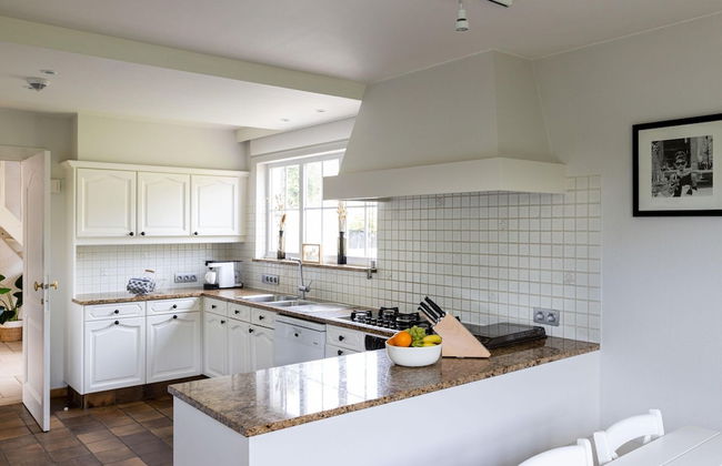 Luxury Villa in Sint-Idesbald with Hot Tub - Photo 25