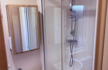 Hot tub retreat, at Tattersall Lakes caravan - Foto 11