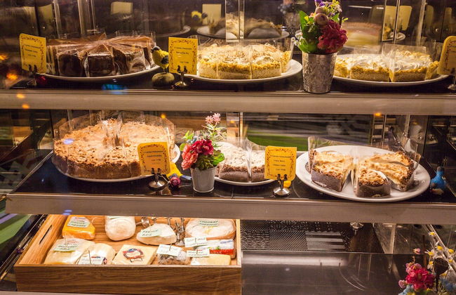 Tara Court Hotel - Photo 2