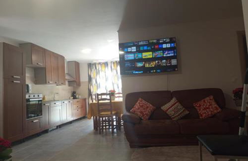 Cosy appartement RDC-terrasse et parking privé - Foto 25