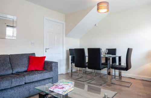 4 bed home, driveway parking ideally located in Latchford, Warrington - Executive St Marys House - Foto 12