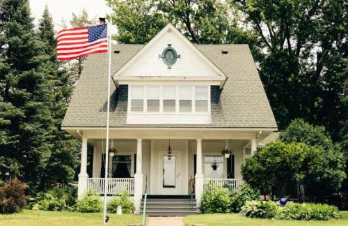 The River's Echo-Historic River House-4 Bedrooms, 6 Beds, 10 Guests - Photo 3