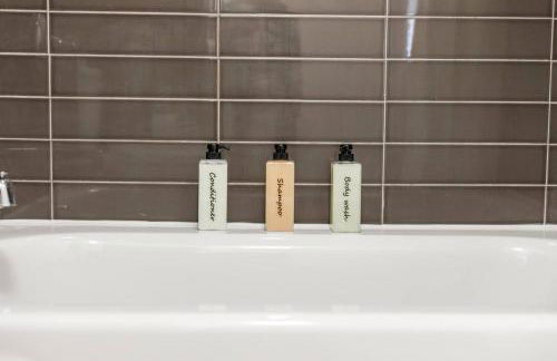 Beautiful Apt in Downtown w/Pool | Indoor Parking - Foto 23