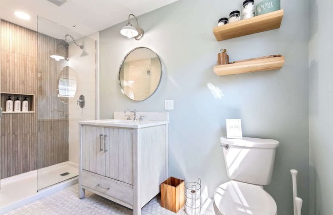 Beachwood Getaway Sleeps 10! - Photo 28