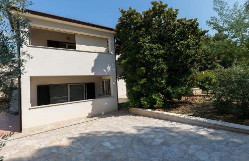 Magnolia - Modern Apartment near City Center and Sea - Photo 41